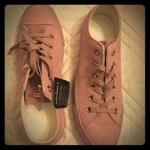 NWT Converse Blush Pink Suede Sneakers Size US 9